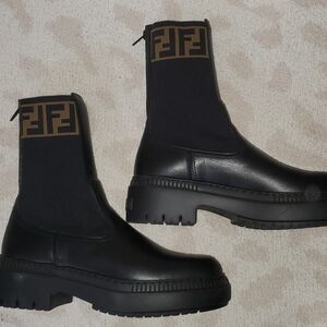 New Fendi Black Women's Size 10B Zippered Combat Boots